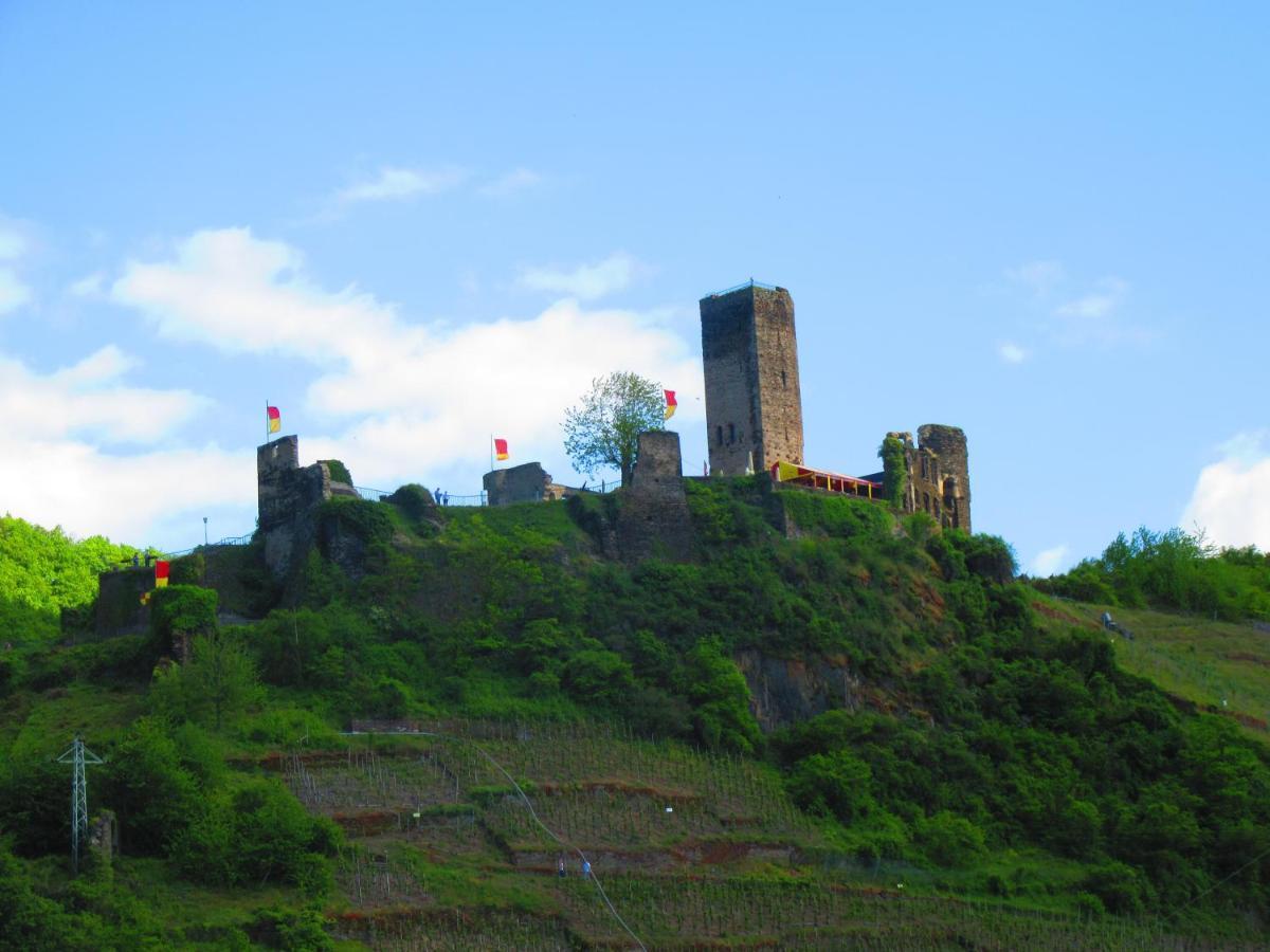 Ferienhaus Leopold mit Mosel- und Burgblick Burgen  Exterior foto
