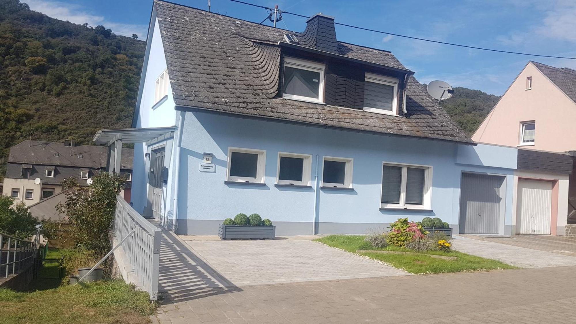 Ferienhaus Leopold mit Mosel- und Burgblick Burgen  Exterior foto