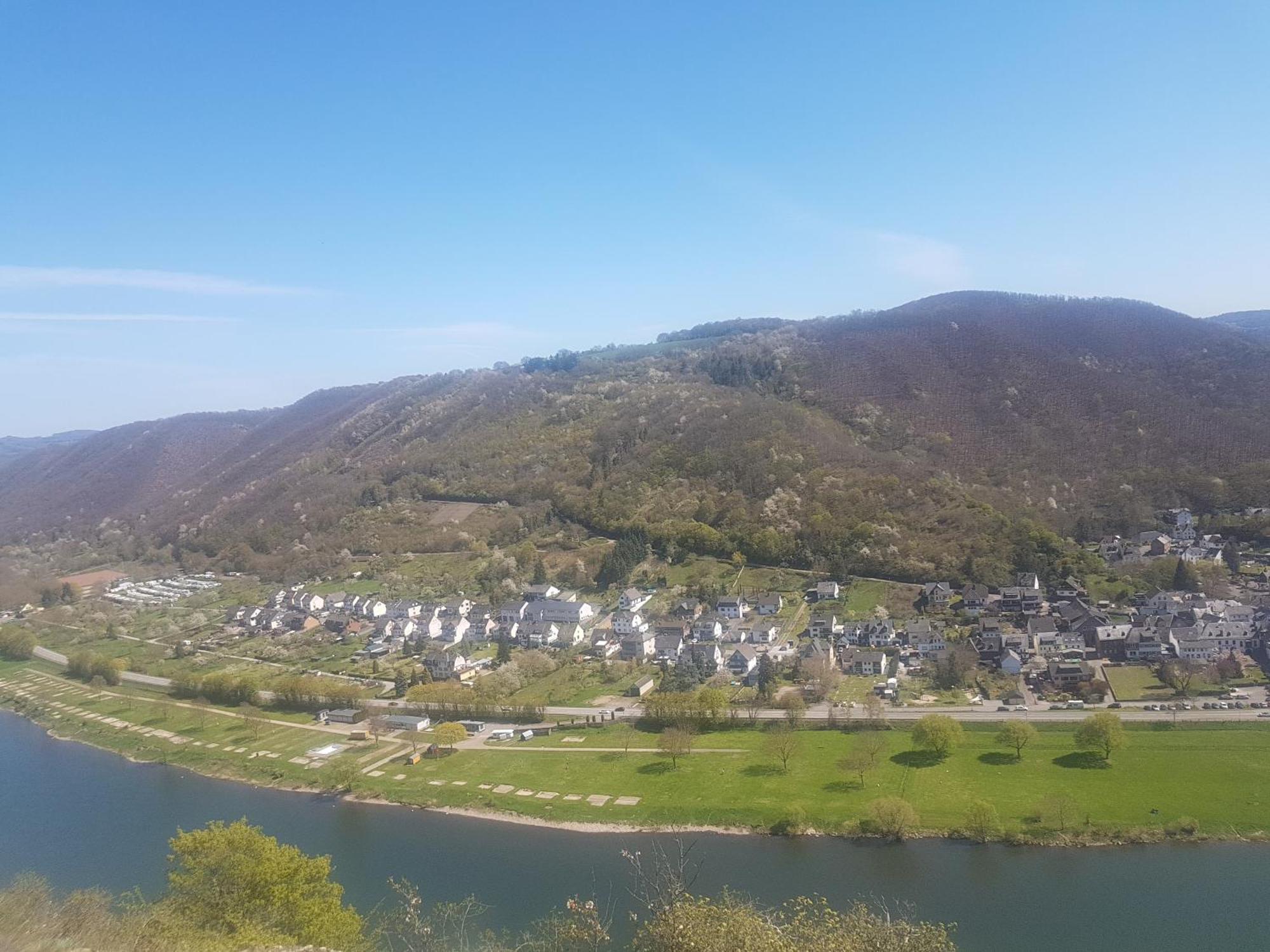 Ferienhaus Leopold mit Mosel- und Burgblick Burgen  Exterior foto
