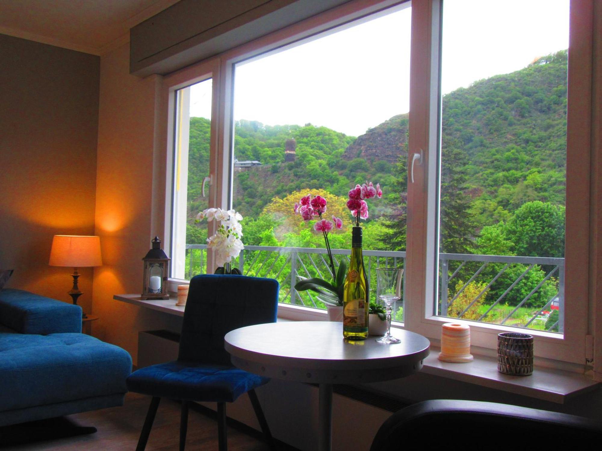 Ferienhaus Leopold mit Mosel- und Burgblick Burgen  Exterior foto